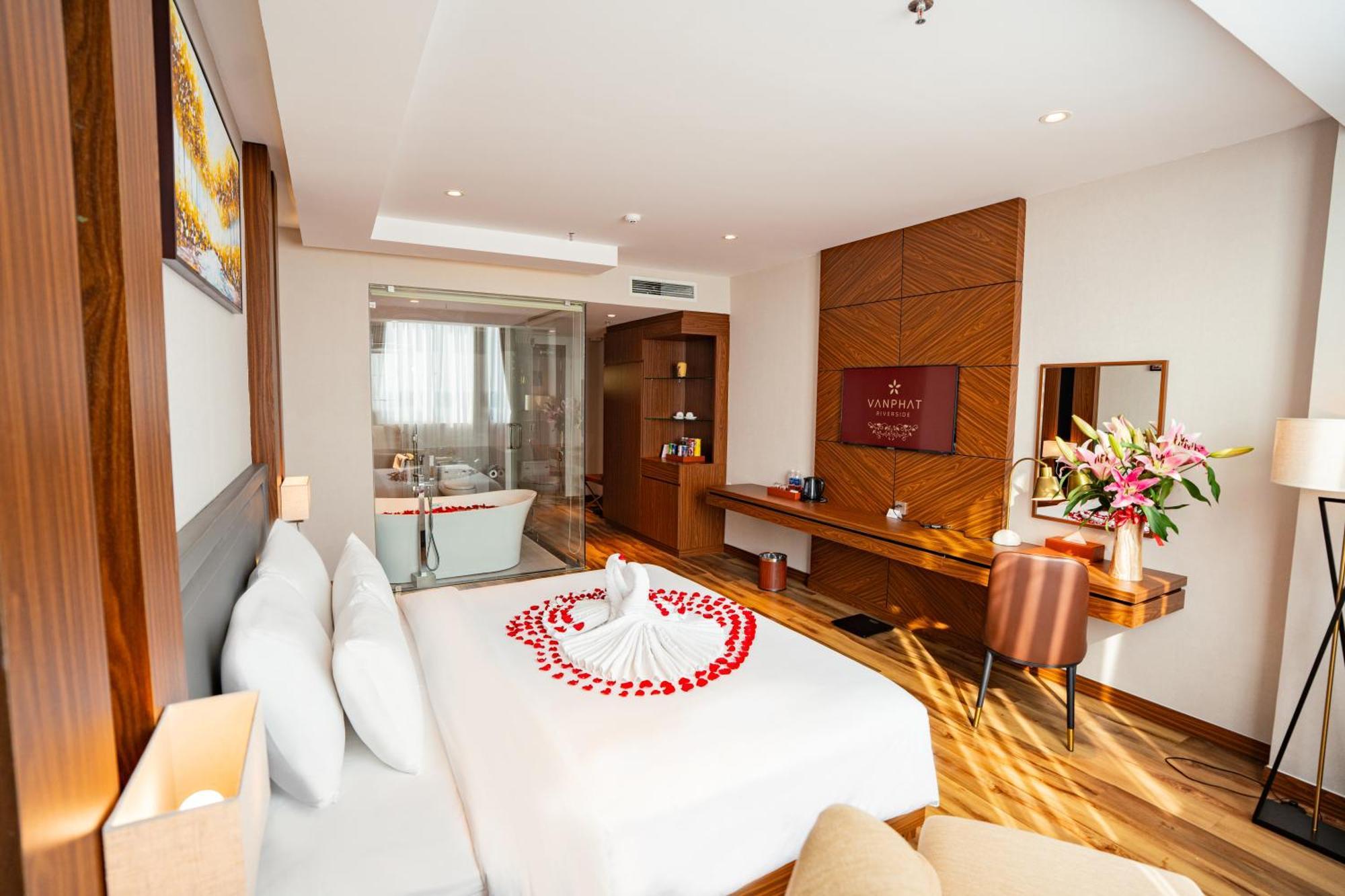 Van Phat Riverside Hotel Cần Thơ Extérieur photo